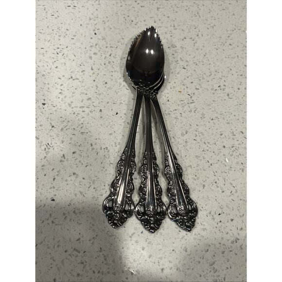 3 Oneida Southern Baroque Artistry Stainless Grapefruit Serrated Spoons EUC - Picture 1 of 3